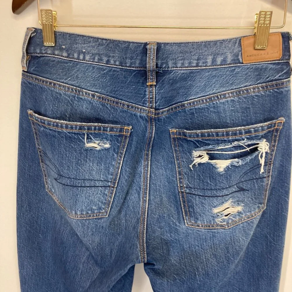 American Eagle 90's boyfriend distressed medium wash jeans 4 short
